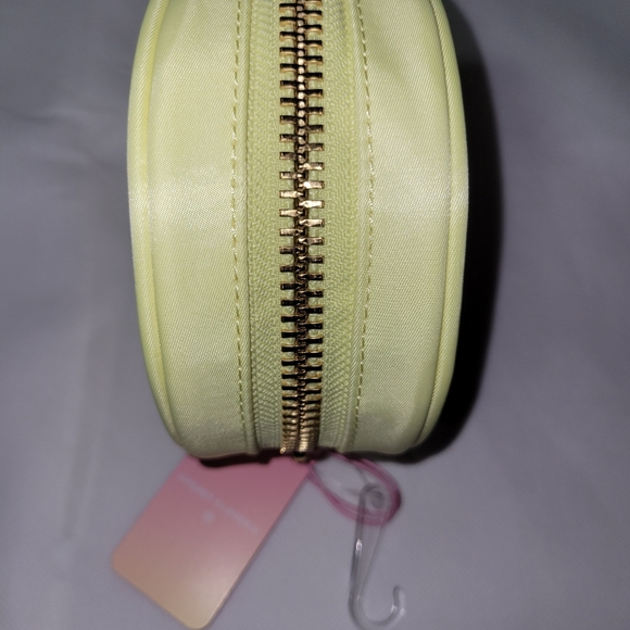 Stoney Clover Lane Mini Circle Pouch Round Yellow Beach Travel - Picture 6 of 6